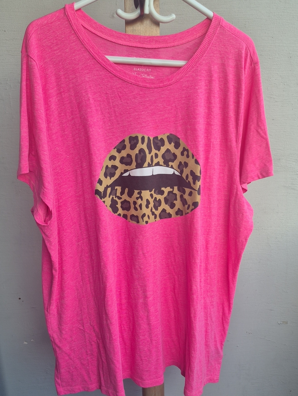 TORRID- HOT PINK WITH CHEETAH LIPS